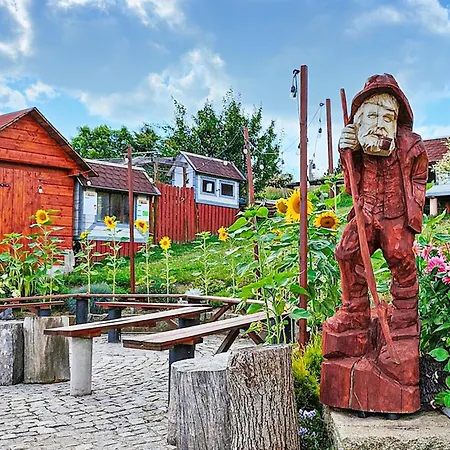 1 Bedroom Stunning In Apartament Golubie